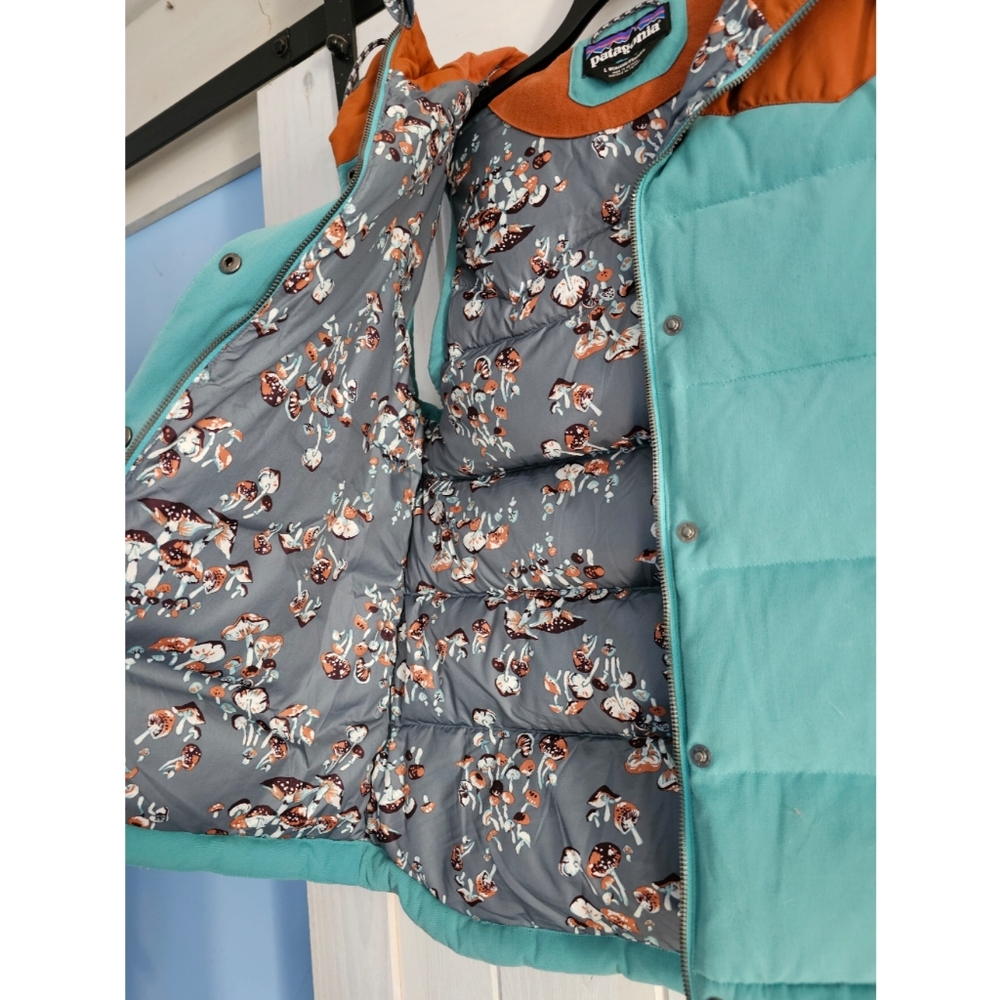 Patagonia Women's Hooded Bivy Vest - Picture 4 of 12